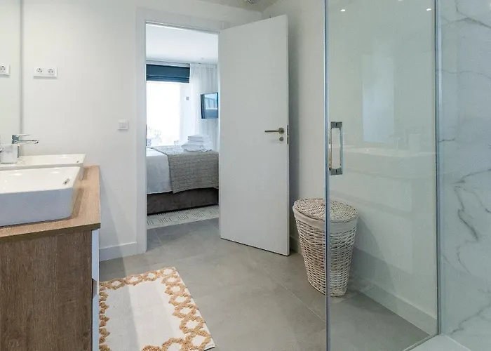 Oasis 325 Penthouse *