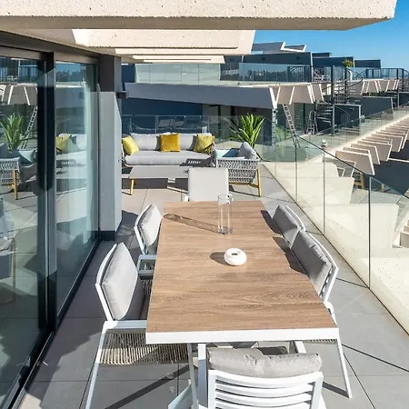 Oasis 325 Penthouse Daire *