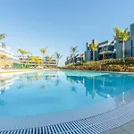 Oasis 325 Penthouse *