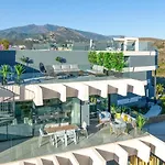 Oasis 325 Penthouse *